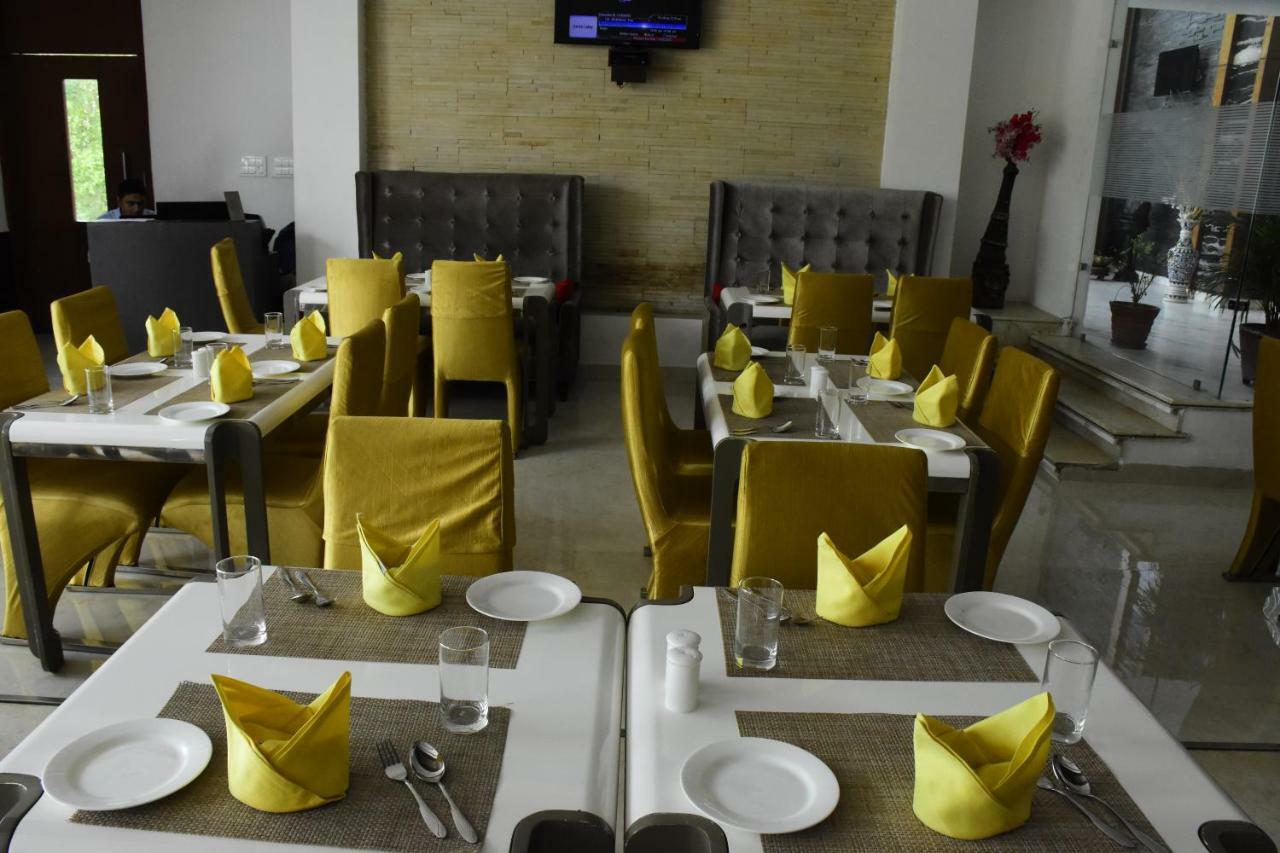 Jagrati Ananta Express Hotel Jaipur Exterior photo
